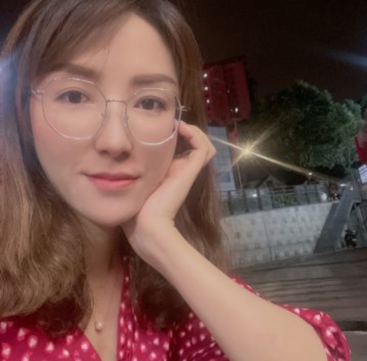 分享一个可爱的妹子 身材火辣