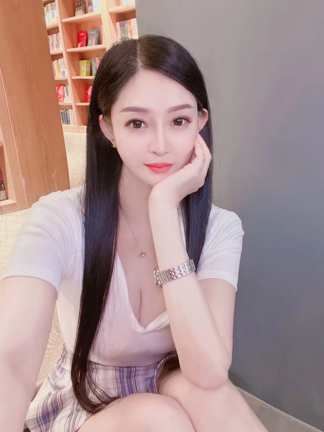 小巧玲珑的妹子